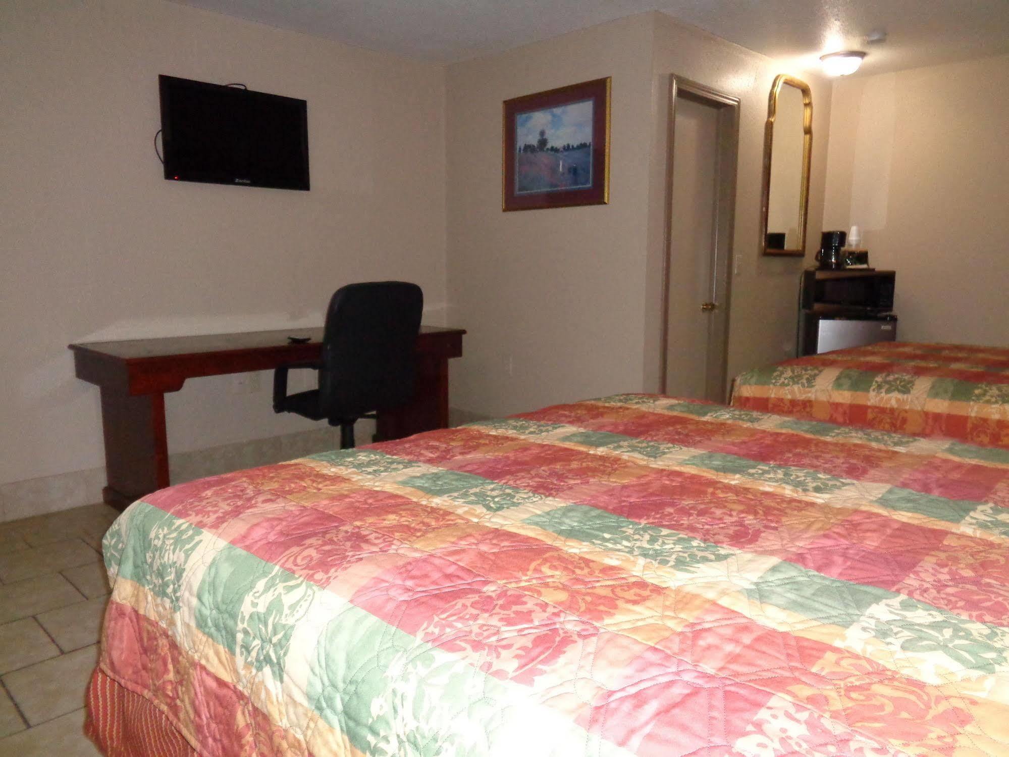 Americas Best Value Inn Woodward At 8Th St Exterior foto